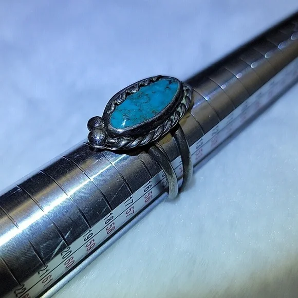 5g Vtg Native American Old Pawn Turquoise And Sterling Silver Size 7 Ladies Ring - Picture 10 of 16